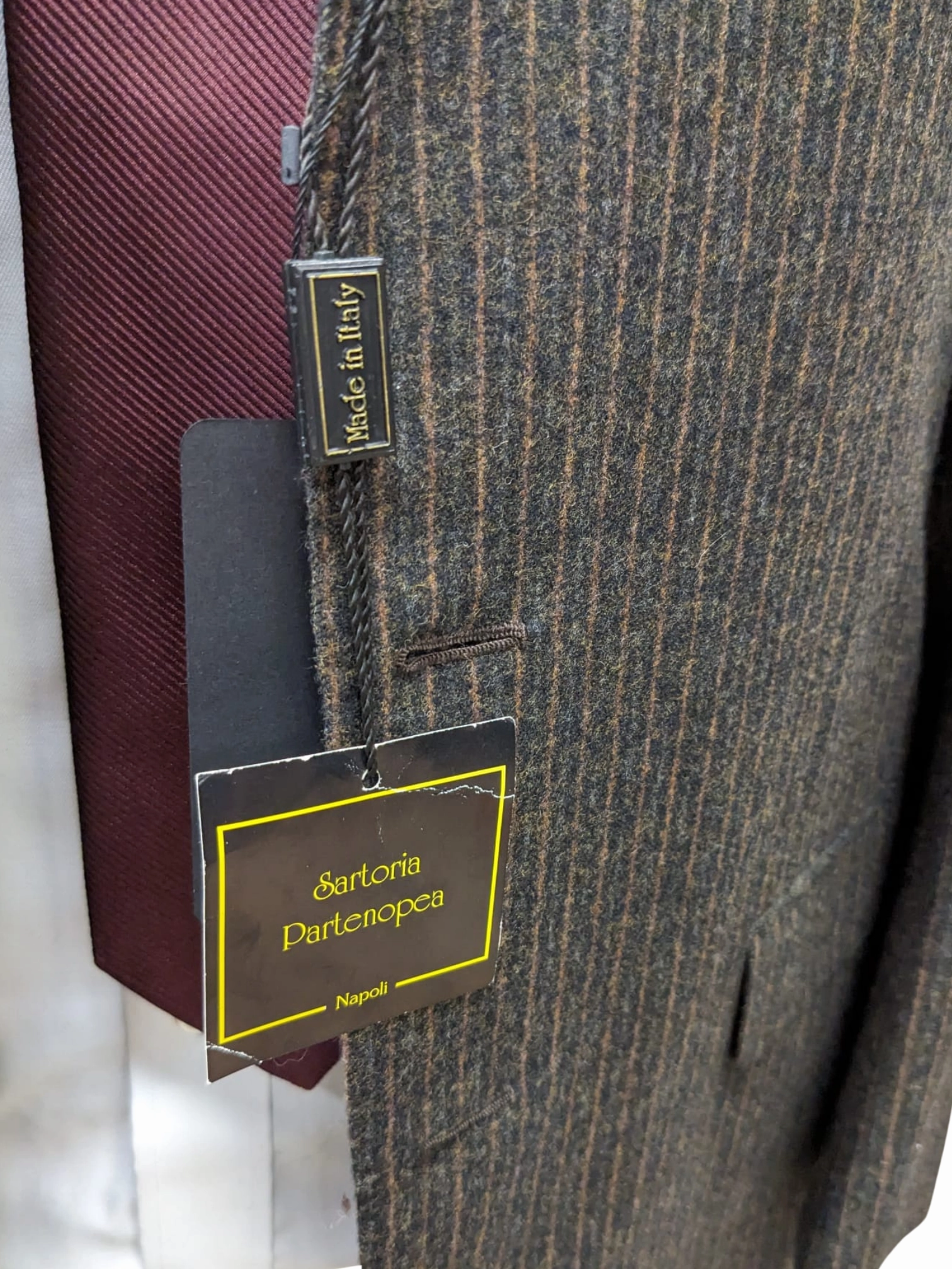 Sartoria Partenopea Mens 40L Brown Pinstriped 3 Button 2 Piece 100% Wool Suit